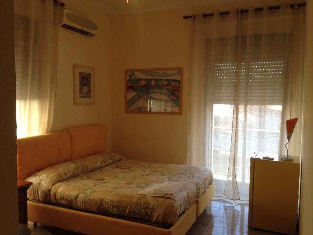 B&B Bordighiera Catania Bagian luar foto